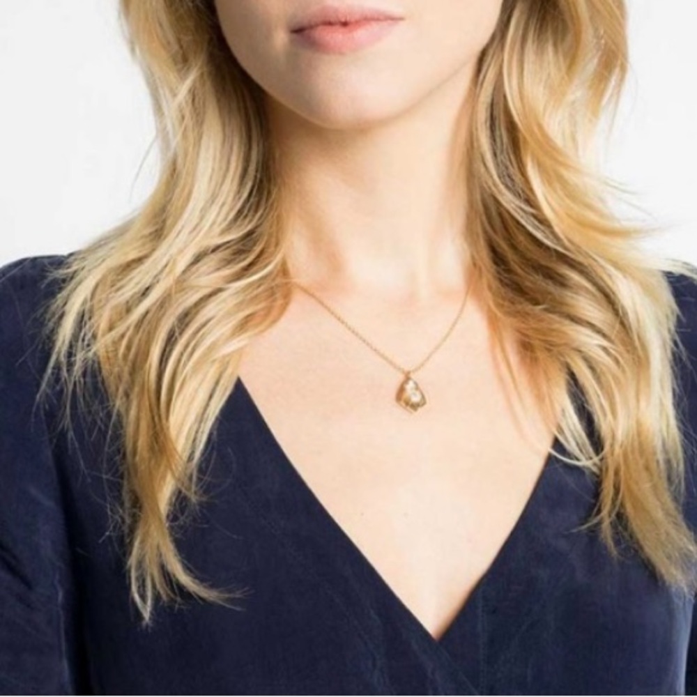 Kendra Scott Cory Stone Pendant Necklace Slate Gray/Gold - Picture 4 of 10